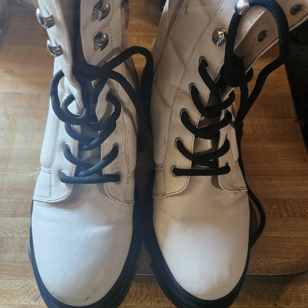 Stylish White Lace-Up Marc Fisher Women's Boots